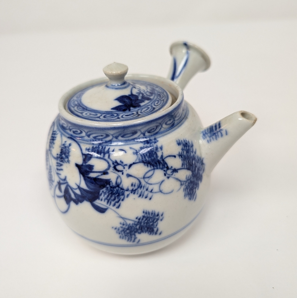 Antique 19th Century Meiji Period Japanese Kyusu With Strainer Blue White Floral
